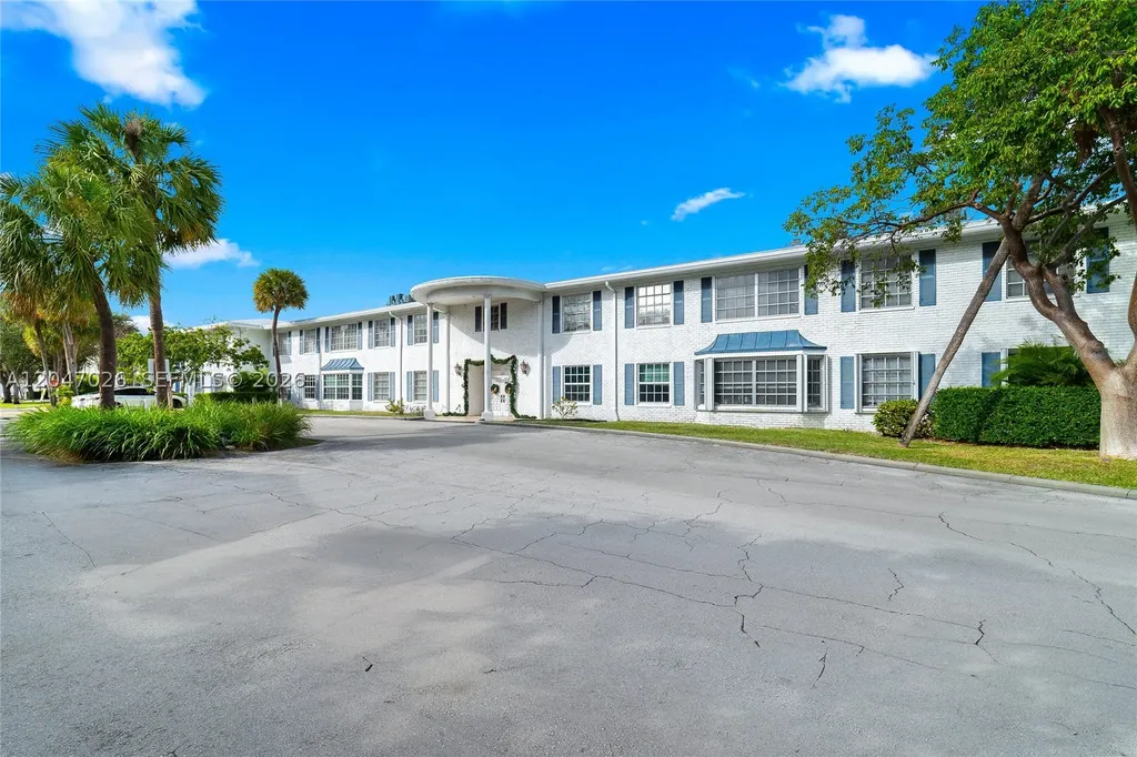 2201 NE 66th Street Fort Lauderdale FL 33308