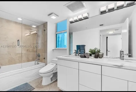 41 SE 5th Street Miami FL 33131
