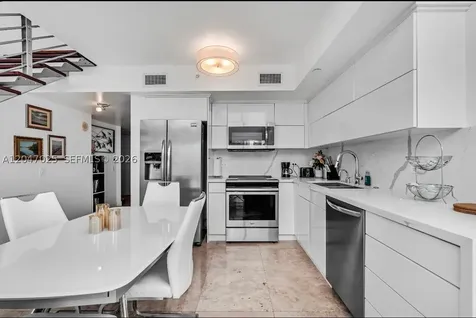 41 SE 5th Street Miami FL 33131
