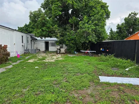 1102 NW 103rd Street Miami FL 33150