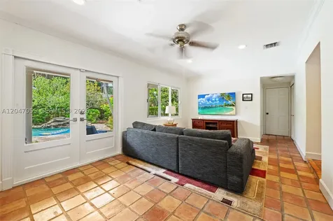 4054 Bonita Avenue Miami FL 33133