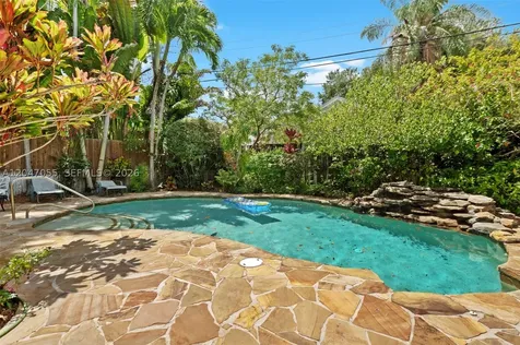 4054 Bonita Avenue Miami FL 33133