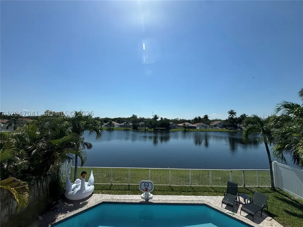 4943 SW 33rd Way Hollywood FL 33312