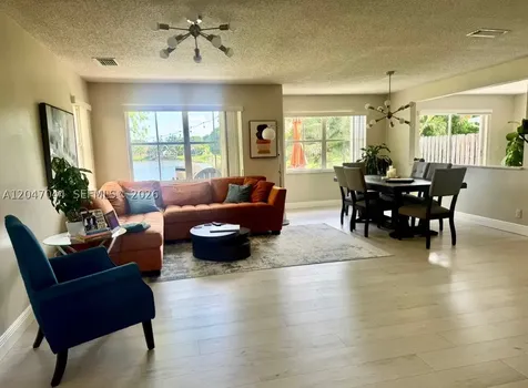 8291 SW 44th Place Davie FL 33328