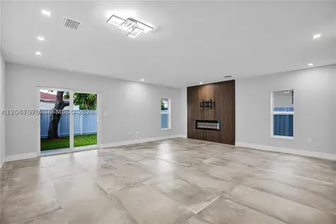 3431 SW 16th Terrace Miami FL 33145