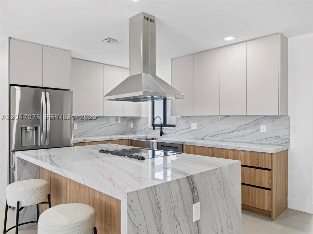 610 NE 164th Terrace Miami FL 33162