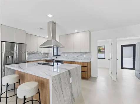 610 NE 164th Terrace Miami FL 33162