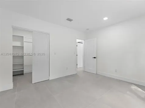 610 NE 164th Terrace Miami FL 33162
