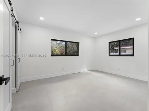 610 NE 164th Terrace Miami FL 33162