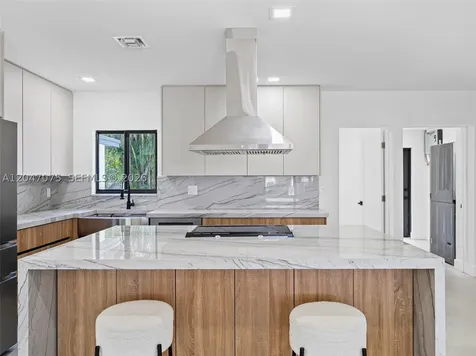 610 NE 164th Terrace Miami FL 33162