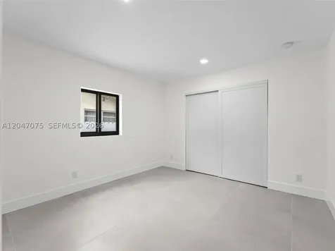 610 NE 164th Terrace Miami FL 33162
