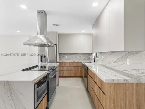 610 NE 164th Terrace Miami FL 33162