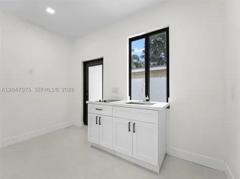 610 NE 164th Terrace Miami FL 33162