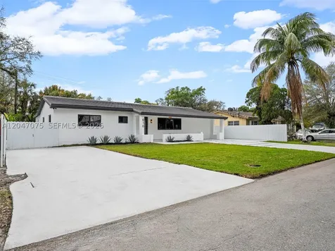 610 NE 164th Terrace Miami FL 33162