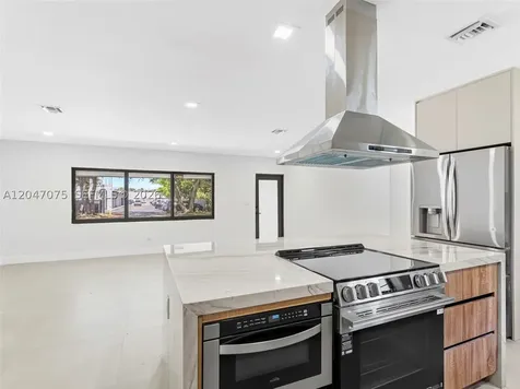 610 NE 164th Terrace Miami FL 33162