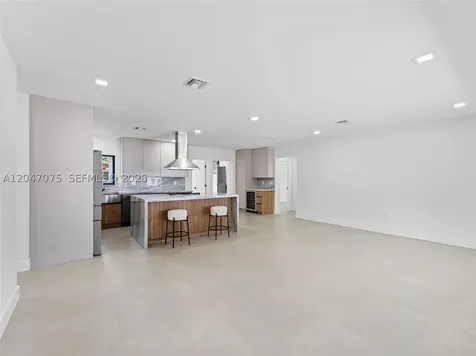 610 NE 164th Terrace Miami FL 33162