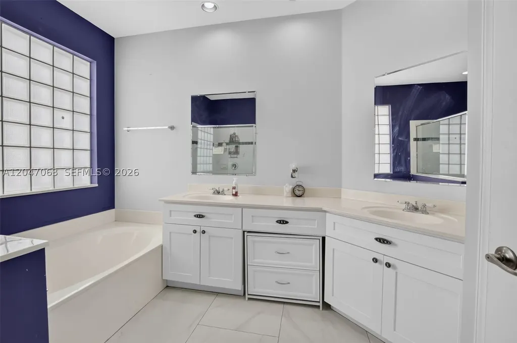 21209 Via Ventura Boca Raton FL 33433