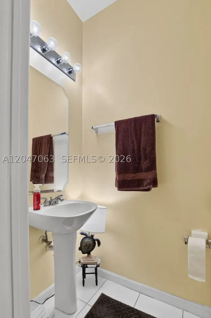 21209 Via Ventura Boca Raton FL 33433