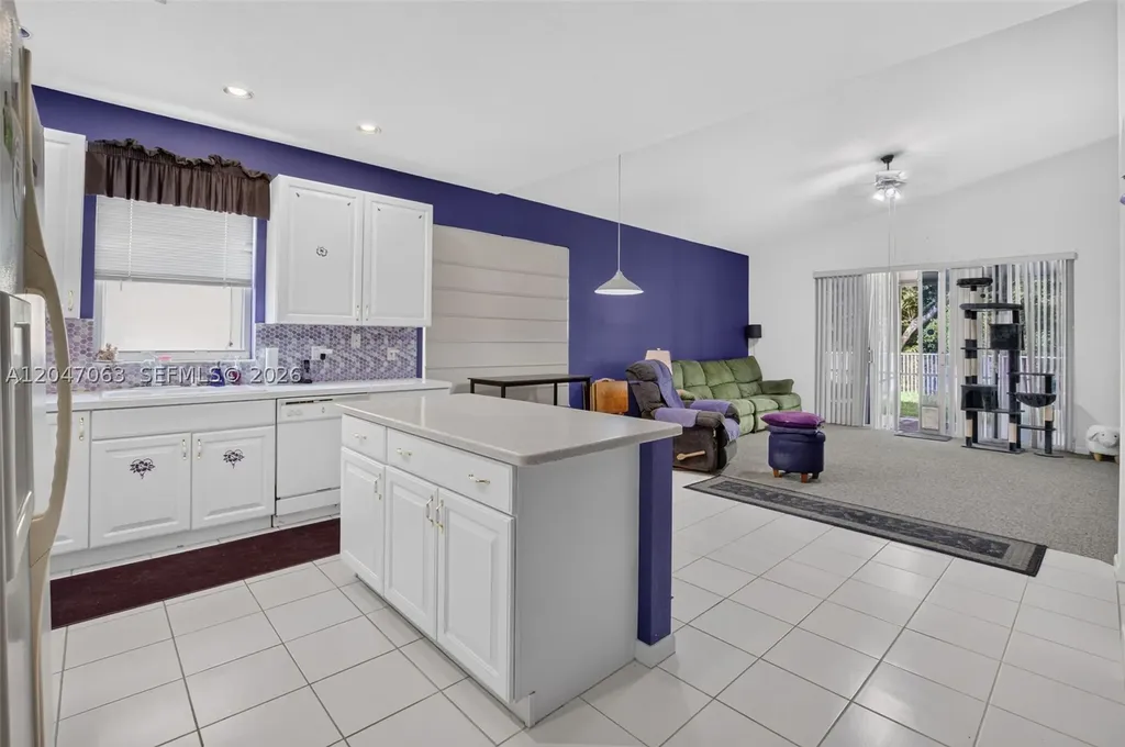 21209 Via Ventura Boca Raton FL 33433