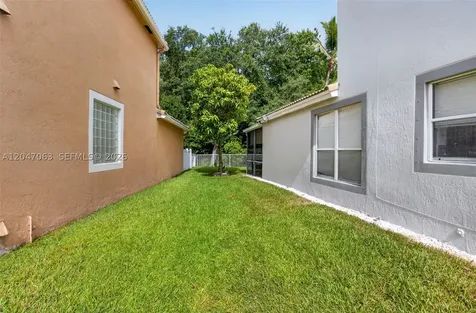 21209 Via Ventura Boca Raton FL 33433