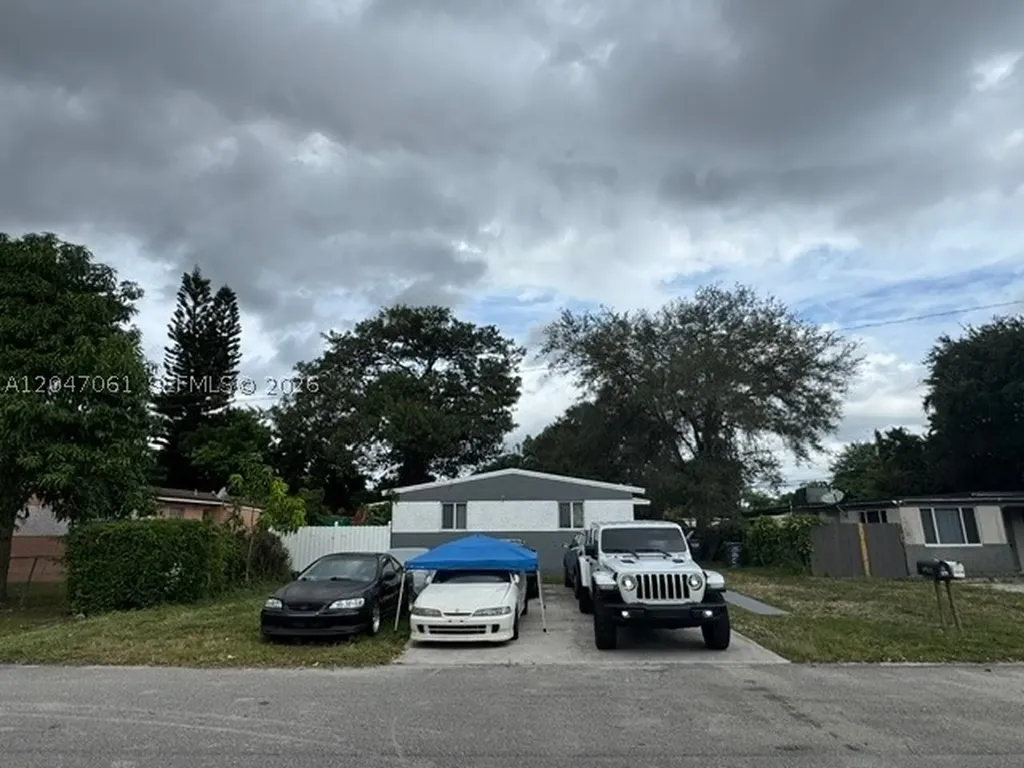 6351 Hayes Street Hollywood FL 33024
