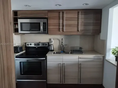 5401 Collins Avenue Miami Beach FL 33140