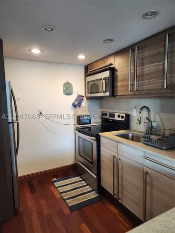 5401 Collins Avenue Miami Beach FL 33140