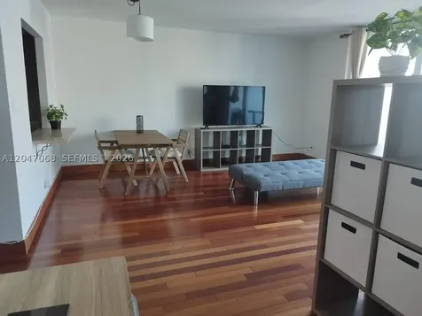 5401 Collins Avenue Miami Beach FL 33140