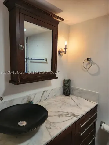 5401 Collins Avenue Miami Beach FL 33140
