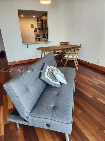5401 Collins Avenue Miami Beach FL 33140