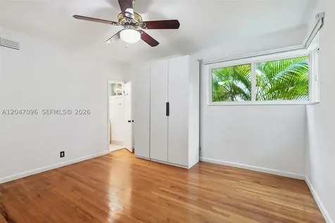 9881 W Bay Harbor Drive Bay Harbor Islands FL 33154