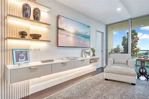 1455 Ocean Drive Miami Beach FL 33139