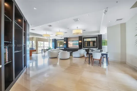 1455 Ocean Drive Miami Beach FL 33139