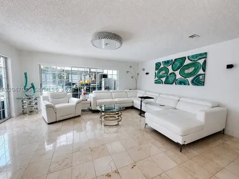 17324 NW 63rd Avenue Hialeah FL 33015