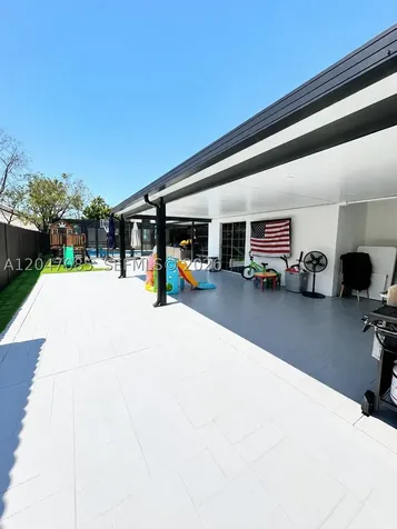17324 NW 63rd Avenue Hialeah FL 33015