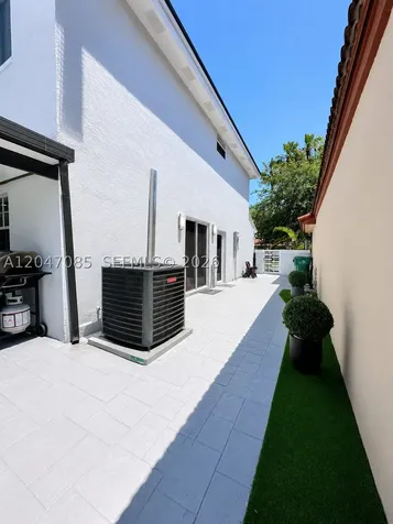 17324 NW 63rd Avenue Hialeah FL 33015