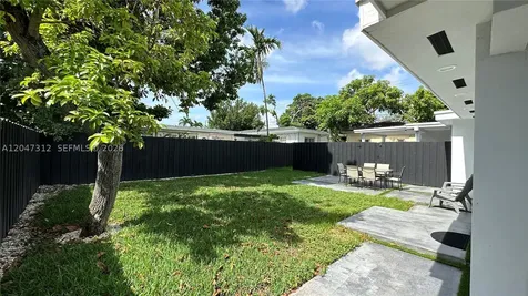 4288 SW 9th Street Miami FL 33134