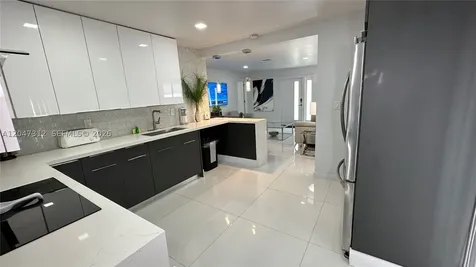 4288 SW 9th Street Miami FL 33134