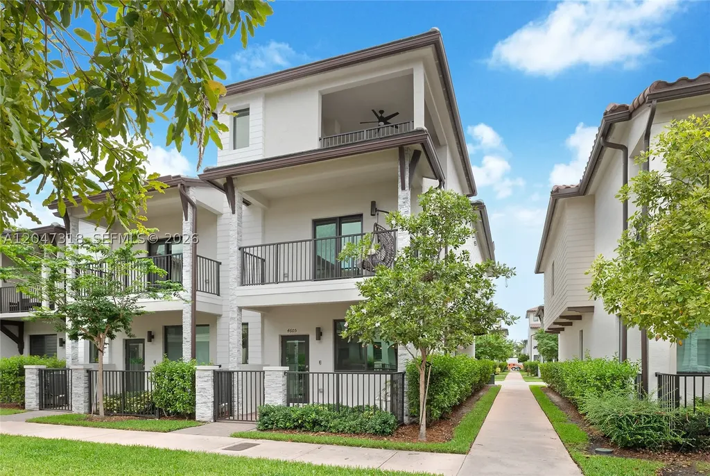 4605 NW 83rd Path Doral FL 33166