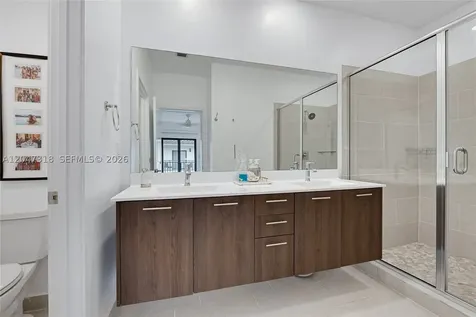 4605 NW 83rd Path Doral FL 33166