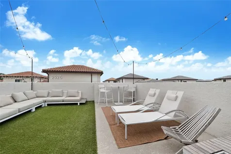 4605 NW 83rd Path Doral FL 33166