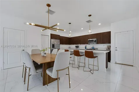 4605 NW 83rd Path Doral FL 33166