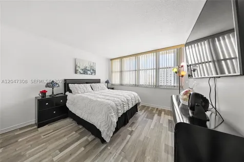 1825 S Ocean Drive Hallandale Beach FL 33009