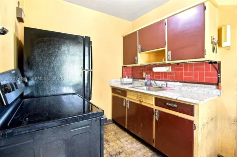 790 E 6th Place Hialeah FL 33010