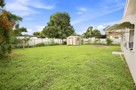 790 E 6th Place Hialeah FL 33010