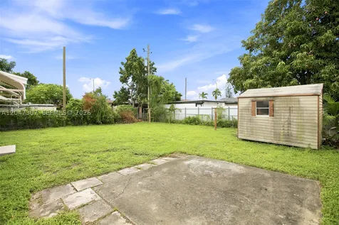 790 E 6th Place Hialeah FL 33010