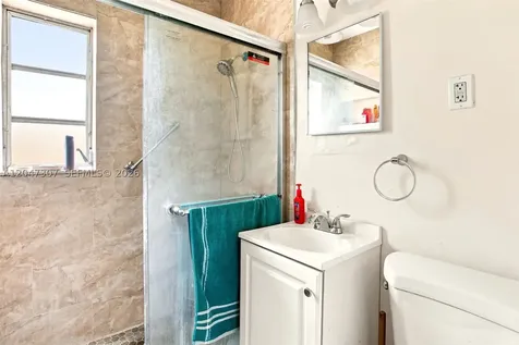 790 E 6th Place Hialeah FL 33010