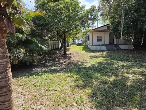2911 NW 30th Street Miami FL 33142