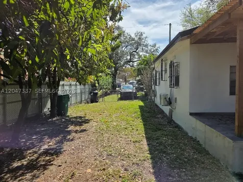 2911 NW 30th Street Miami FL 33142
