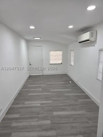2911 NW 30th Street Miami FL 33142
